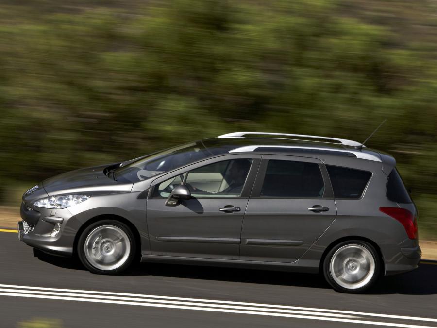  Peugeot 308 SW 2008 года  (фото 24 из 30)